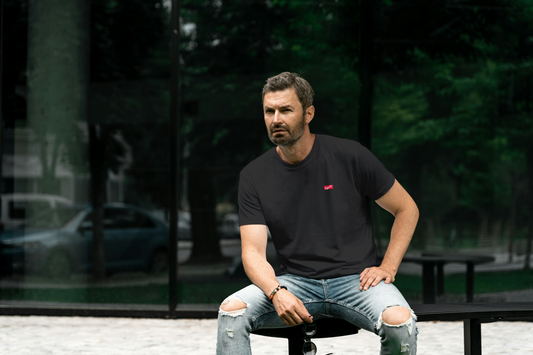 Noir Signature – Wander Logo Tee