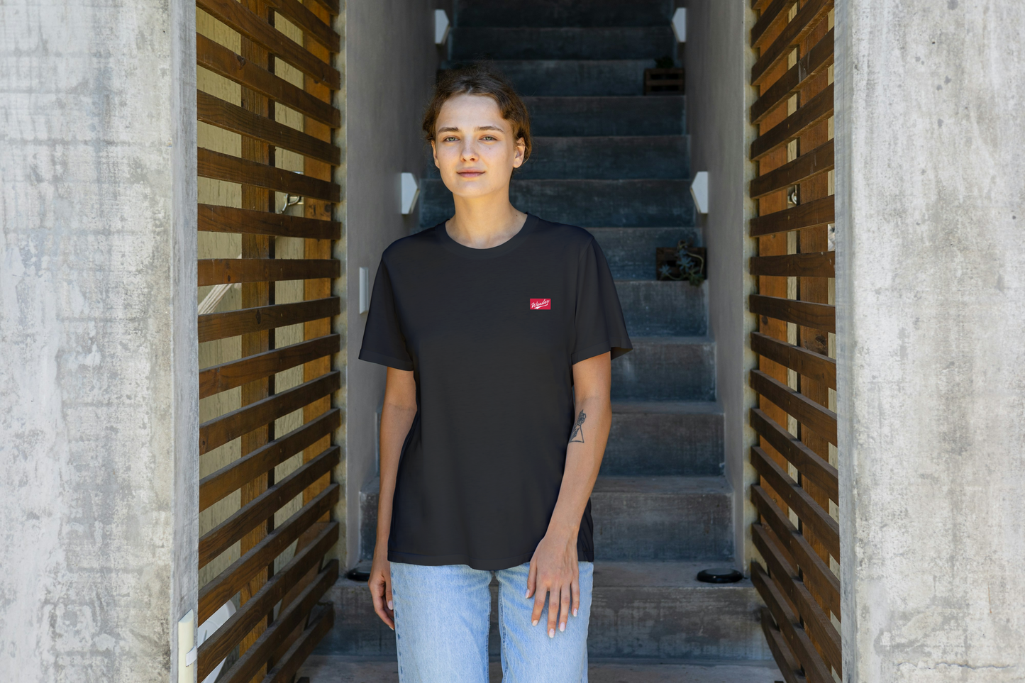 Noir Signature – Wander Logo Tee