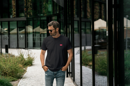 Noir Signature – Wander Logo Tee