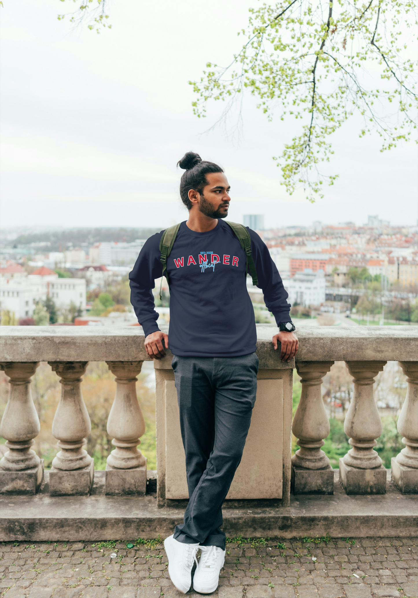 Wander Offbeat - Navy Sweatshirt